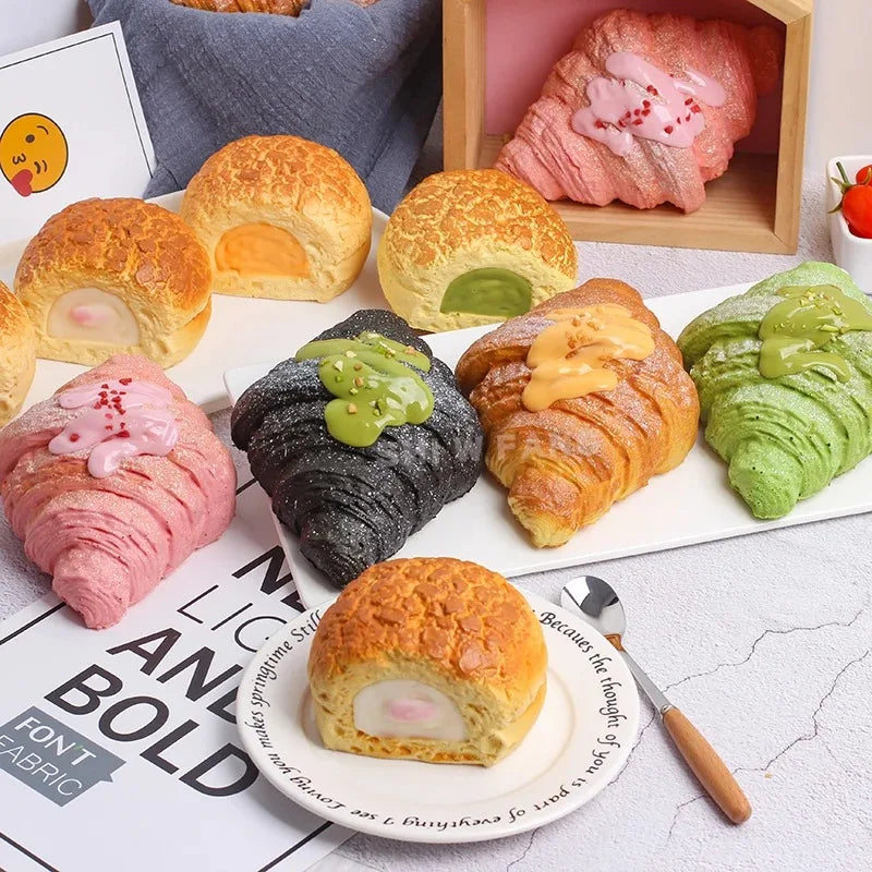 Simulated Croissant Squishy Slow Rising Toy, Scented Bread Stress Relief Model Food Prop Fidget Toy Vent and Decompress Oasis Select