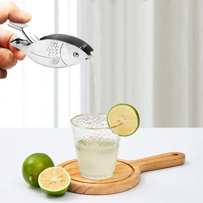 Fish Shaped Manual Citrus Squeezer Hand Press Fruit Juicer Portable Small Extractor for Lemon Orange Lime Bar Kitchen Oasis Select