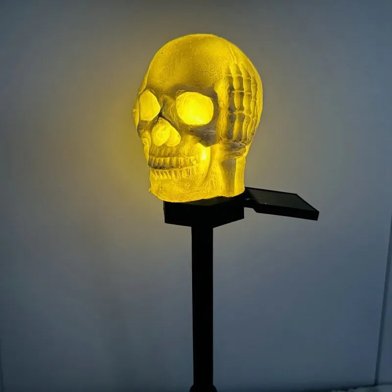 Solar-powered Devil Skull Lanterns Are Used To Decorate The Halloween Party and Insert Lights Oasis Select SD04
