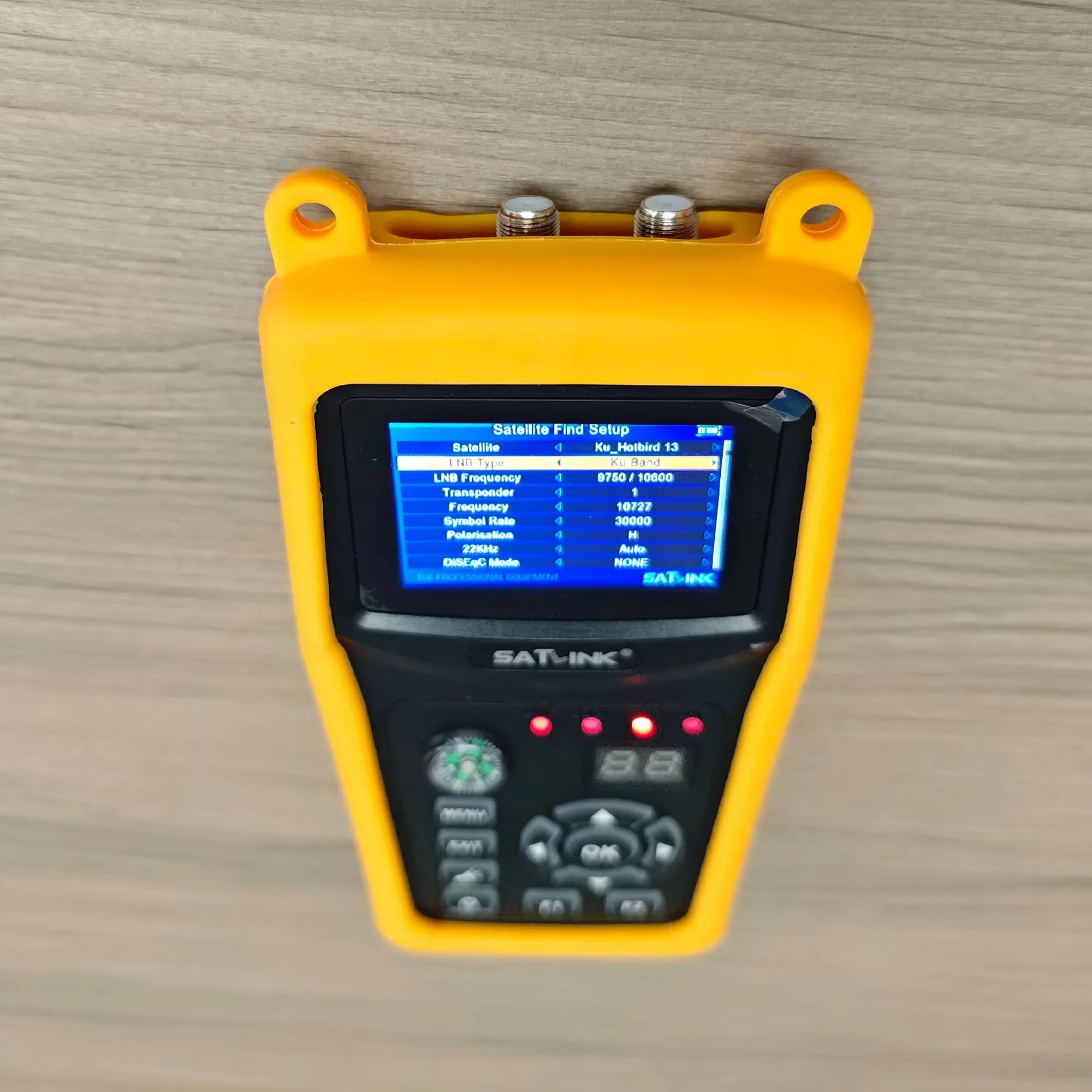 RF signal tester，DVB-T2, TDT, DVB-C, J83B, J83A/C, DVB-S2/DVB-S, Satellite Finder, Signal Tester, Detector Oasis Select