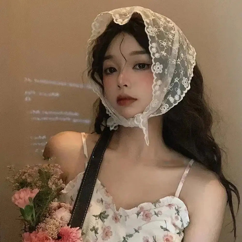 Retro Floral Lace Head Wrap Scarf – Women's Triangle Headscarf