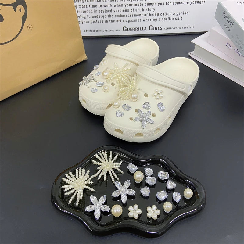 Fashionable shoe accessory set, made of metal, with a shoe chain clasp, removable, suitable for sandals and flip-flops. Oasis Select