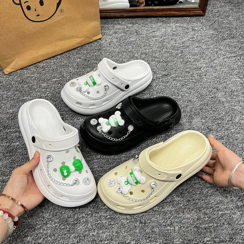 Fashionable shoe accessory set, with a shoe chain clasp, removable, suitable for sandals and flip-flops. Oasis Select
