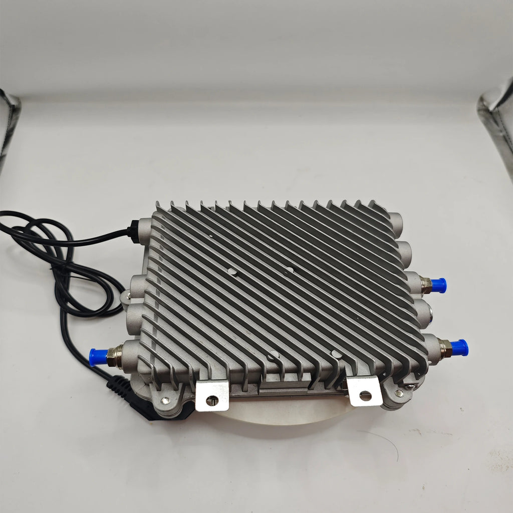 Bidirectional Amplifier 38db cable TV RF signal amplifier indoor type 45-860MHz 1 in 2 out, adjustable output Catv amplifier Oasis Select
