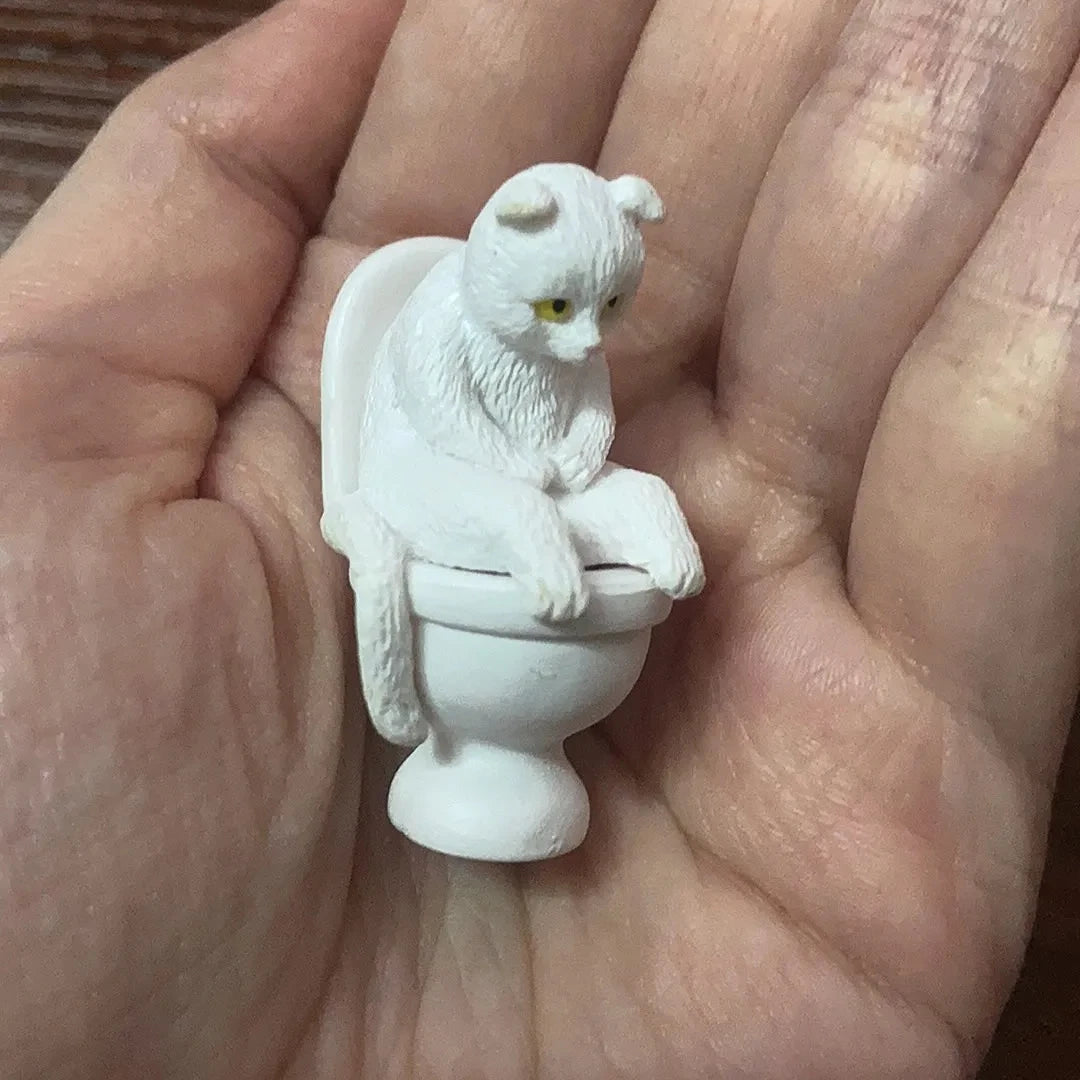 Funny Cat Spiritual Consolation PVC Appearance Toilet Office Mini Animal Cat Party Supplies Miniature Desk Decoration Oasis Select