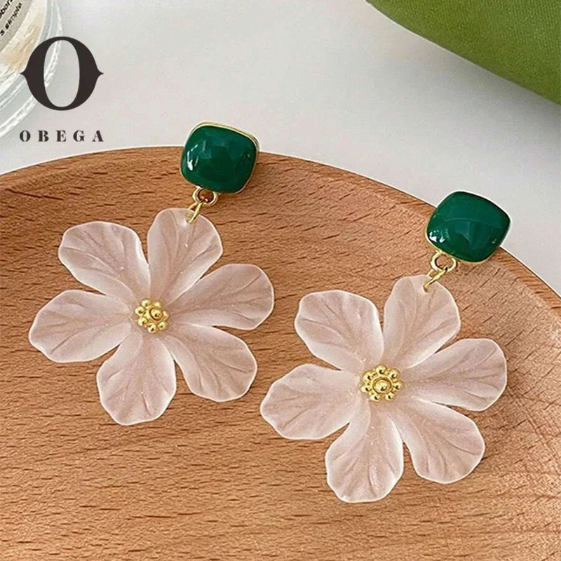 Obega White Flower Charm Square Metal Green Epoxy Drop Earrings For Women Bohemia Romantic Camellia Flower Dangle Earring Luxury Oasis Select