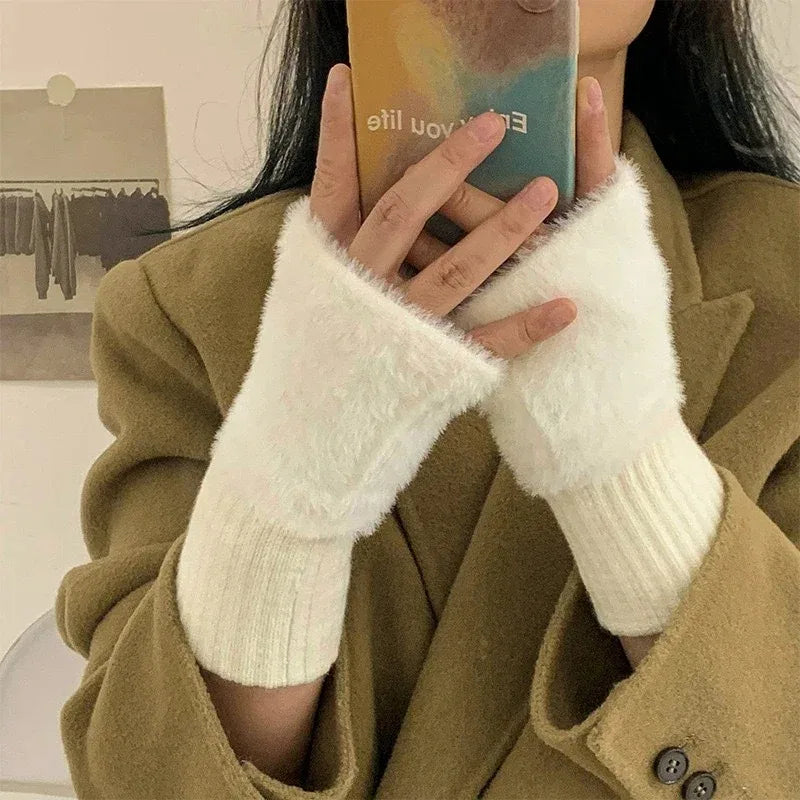 Women's Plush Half-Finger Gloves – Warm Knit Fingerless