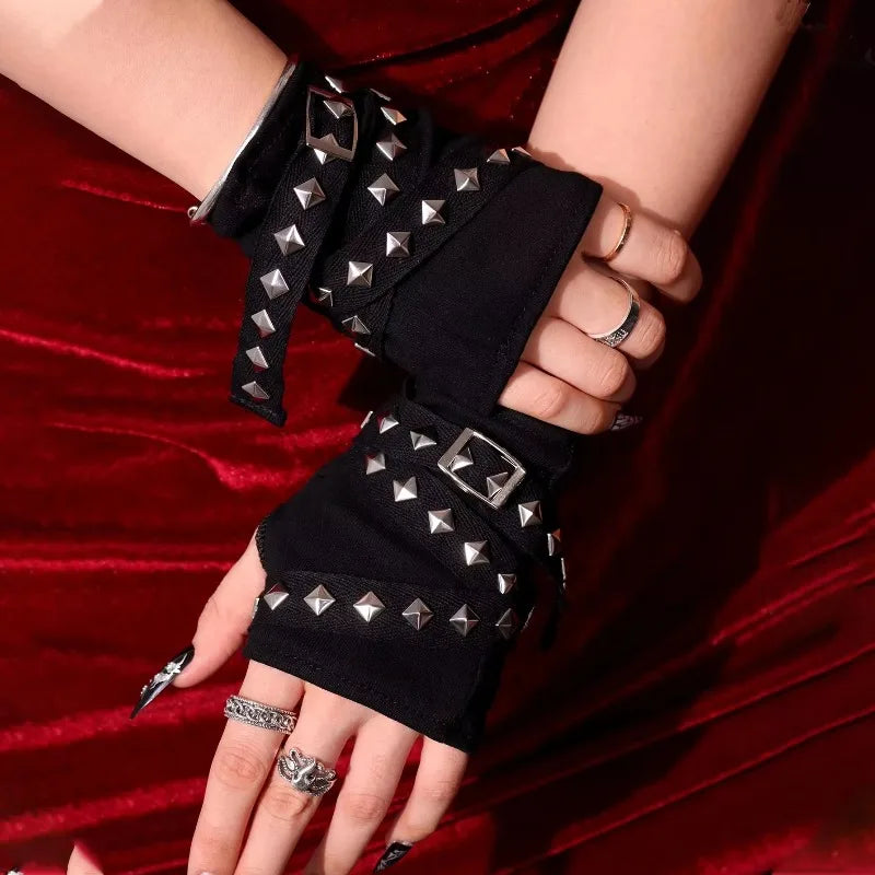 Wasteland Style Fashion Dopamine Black Abi Sleeve Set Women's Half Cut Open Finger Gloves Metal Buckle Dark Punk Ins Oasis Select