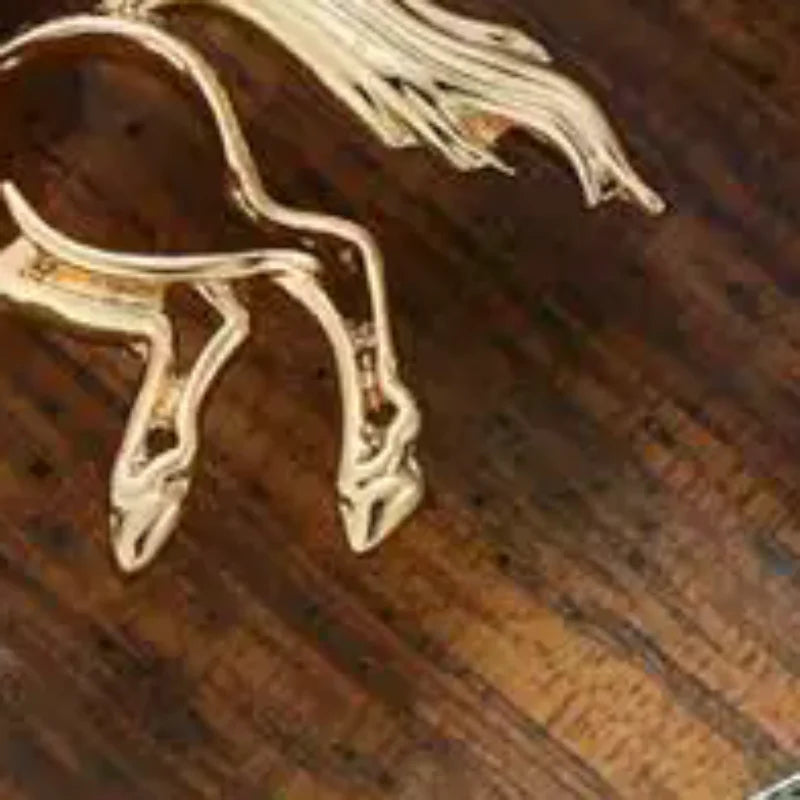 Fashion Rhinestones Alloy Horse With Wings Brooch Zodiac Pony Pins Women Men Clothing Accessory Suit Lapel Corsage New Year Gift Oasis Select