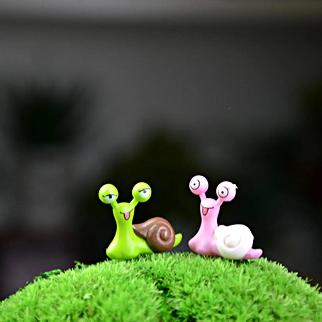 2-8 PCS Miniature Resin Snail Figurine – Cute Garden Ornament for Fairy Dollhouse, Bonsai Plant Decor & Terrarium Oasis Select