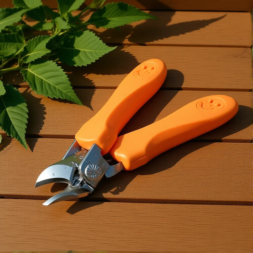 Stainless Steel Toenail Clipper – 45° Blade & Anti-Splash