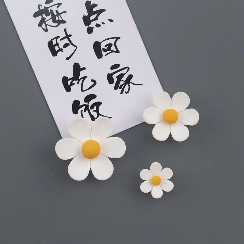 3D Flower Fridge Magnets, 3 Sizes Colorful Daisy Fridge Decoration for Locker Kitchen School Office Whiteboard Oasis Select G