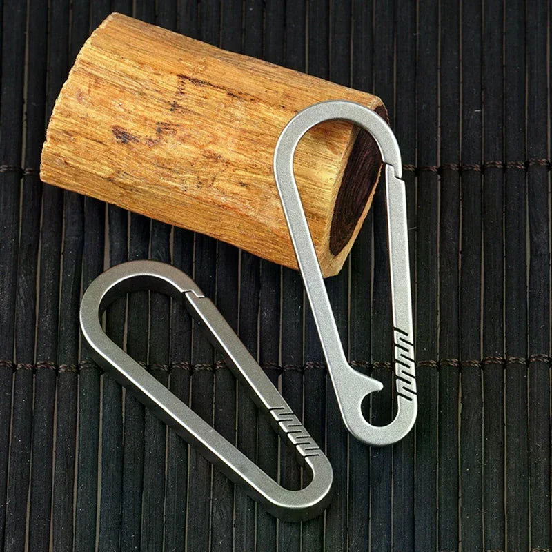 1PCS Titanium Alloy Keychain Tiranium Buckle Key Ring Car Accessories Titanium Buckles EDC Outdoor Tool Oasis Select