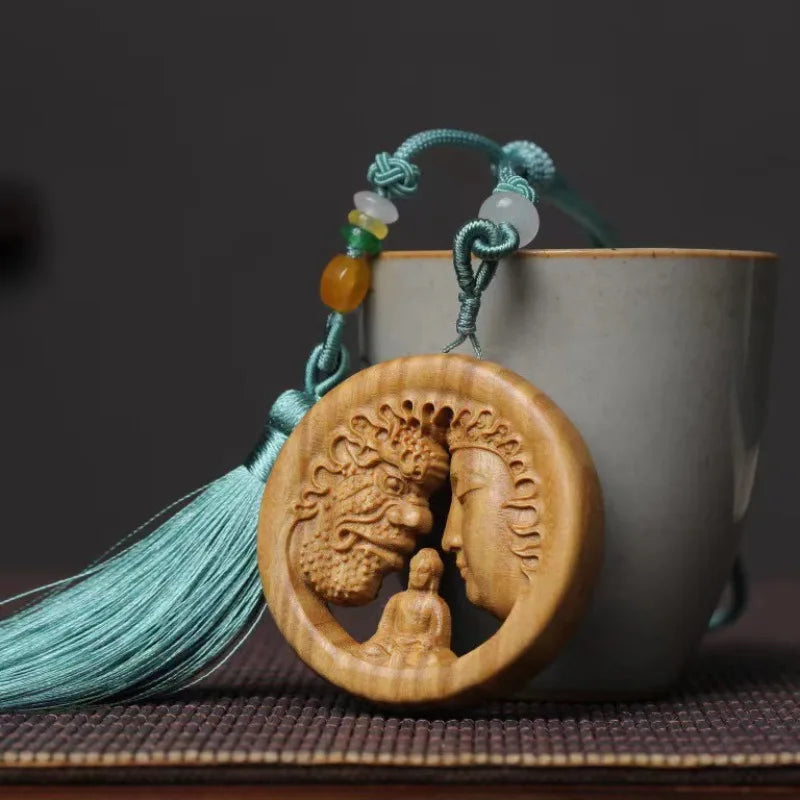 Green sandalwood carving a read between pendant Buddha magic hand pendant car pendant pendant Oasis Select