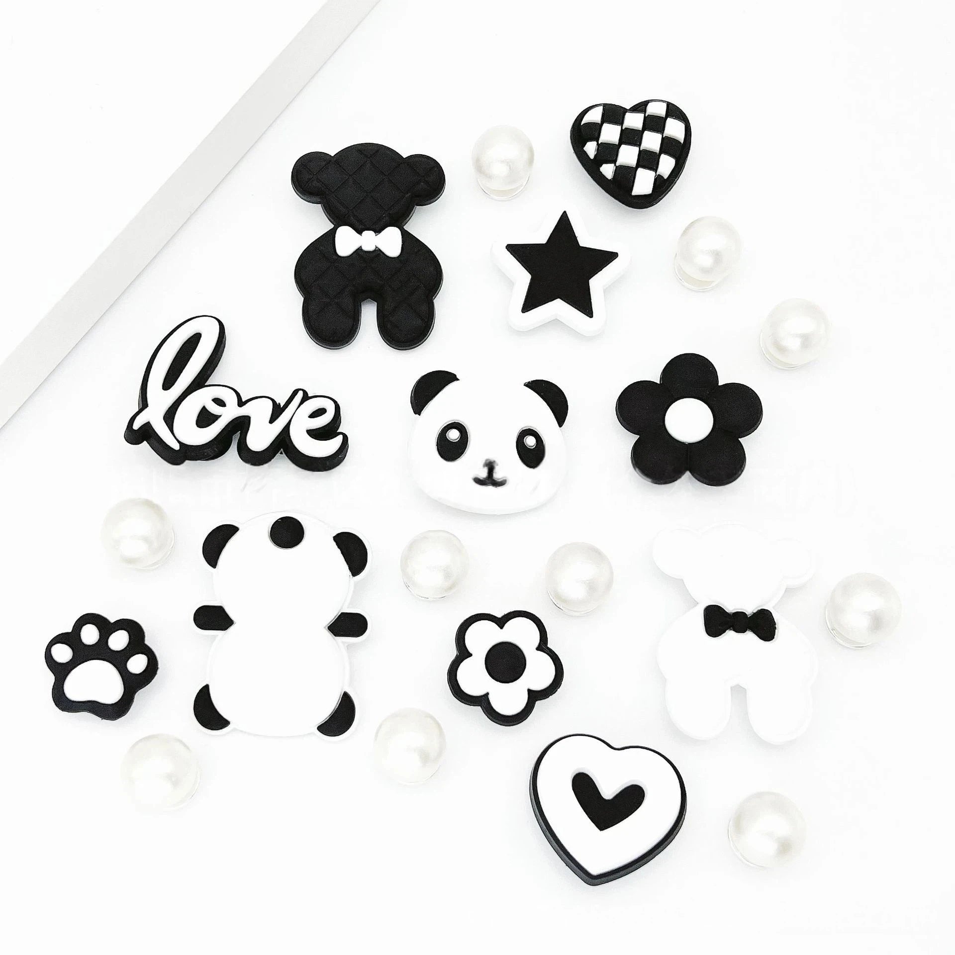 Cute bear shoe accessory set, decorative shoe buckles, removable, suitable for sandals and flip-flops. Oasis Select DS-153