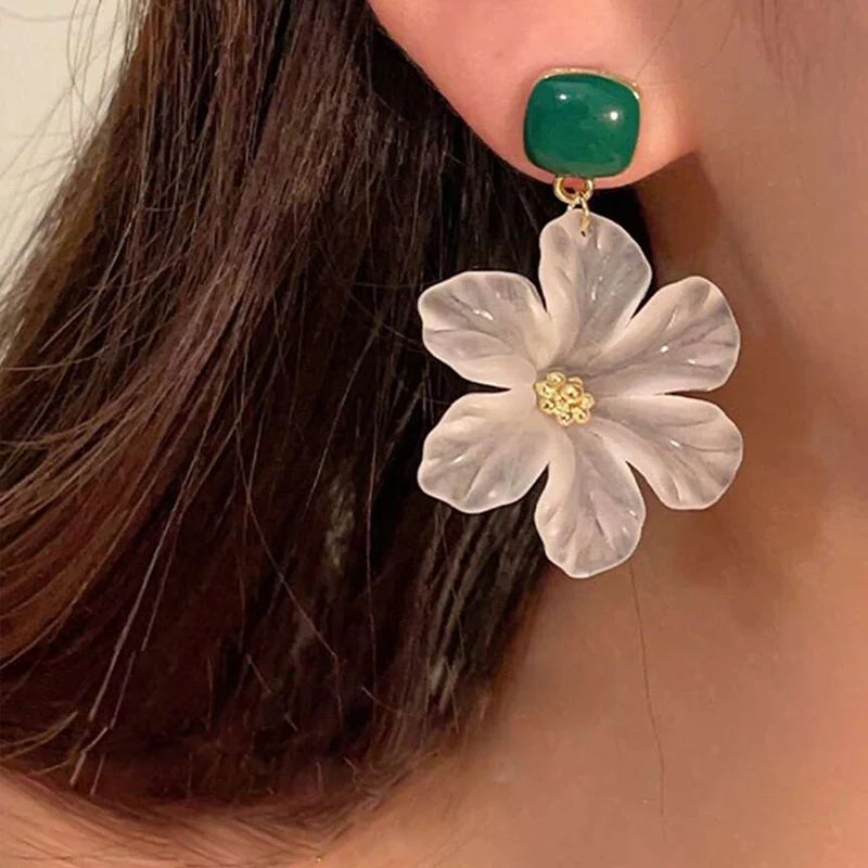 Obega White Flower Charm Square Metal Green Epoxy Drop Earrings For Women Bohemia Romantic Camellia Flower Dangle Earring Luxury Oasis Select