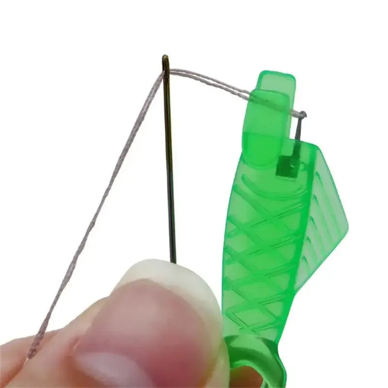 Mini Automatic Needle Threader – Easy Hook Quick Changer