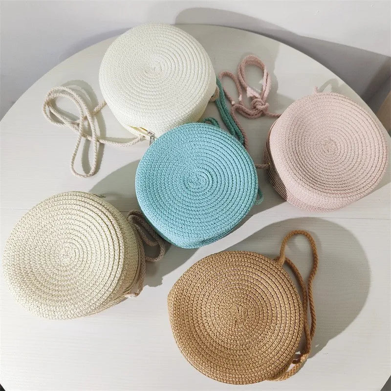 Round Straw Crossbody Bag – Minimalist Women's Shoulder Purse