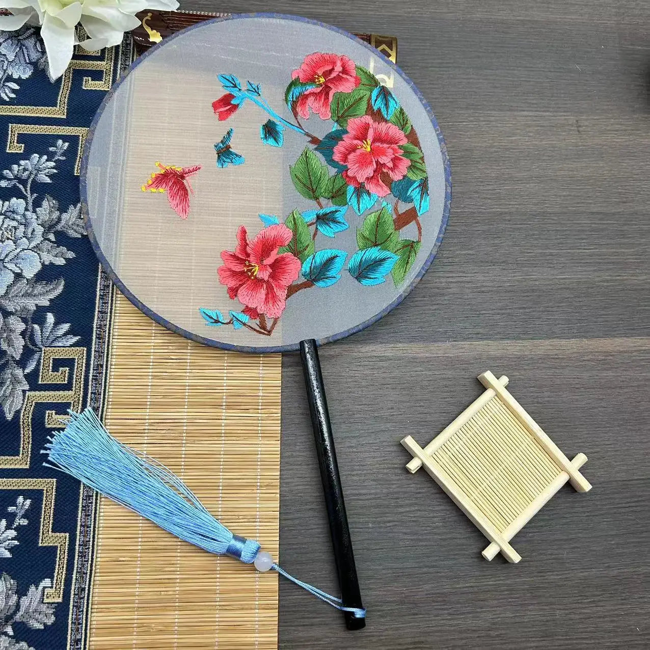 Chinese Style Classical Embroidery Group Fan Gifts Cheongsam Catwalk Photo Props Stage Performance Show Dance Party Round Fan Oasis Select Butterfly Peo