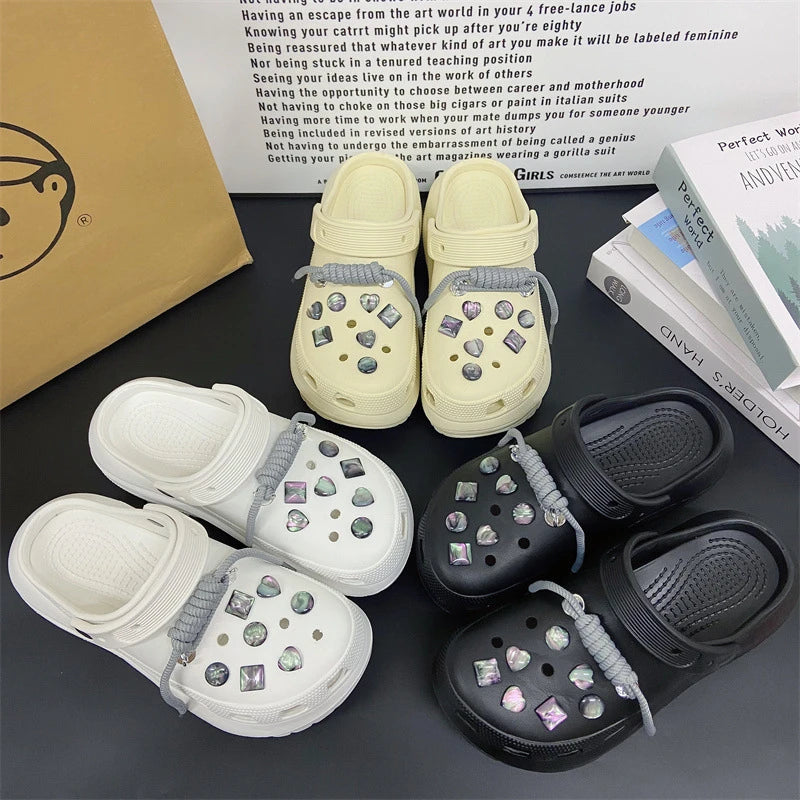 Fashionable shoe accessory set, with a shoe chain clasp, removable, suitable for sandals and flip-flops. Oasis Select
