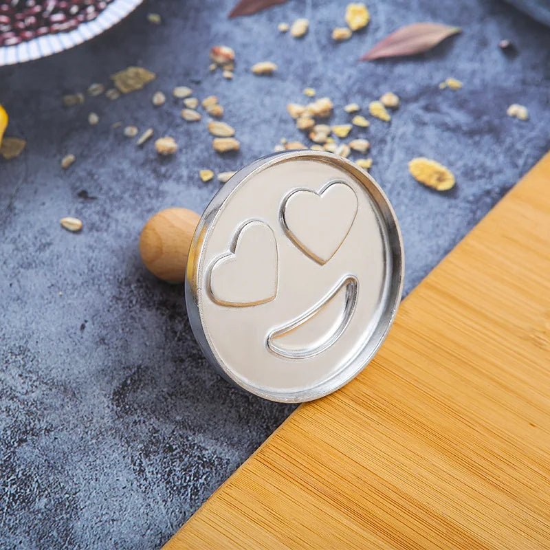 6/3/1 Cookie Cutter Aluminum Alloy Cookie Stamps Wooden Handle Smile Heart Pattern DIY Hand Press Cookie Mold for Festival Party Oasis Select love