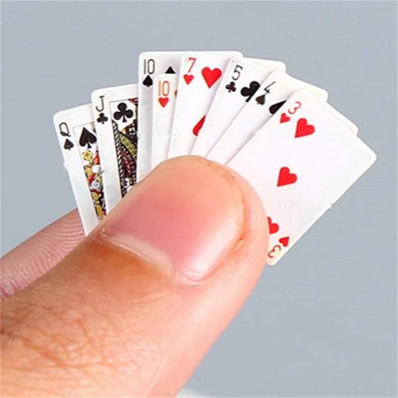 Miniature Poker 1:12 Casual Finger Poker Dollhouse Decoration Photography Prop, Easy to Carry, Gift, Party, Scene Prop Oasis Select