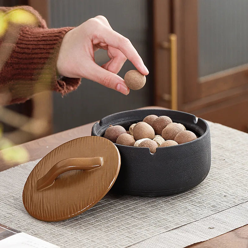 Ceramic Large Ashtray with Lid Anti-flying Dust Personalized Fashionable Household Living Room Office Retro Large Ashtray Oasis Select