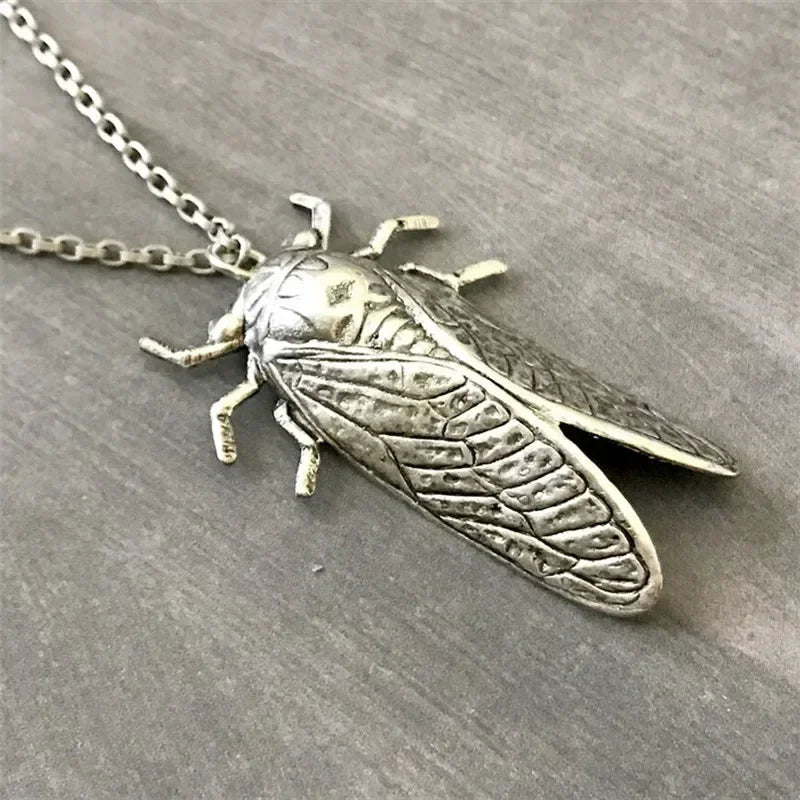 Fashion Retro Insect Cicada Pendant Necklace Metal Unisex Men's Halloween Party Jewelry Gift Accessories Oasis Select