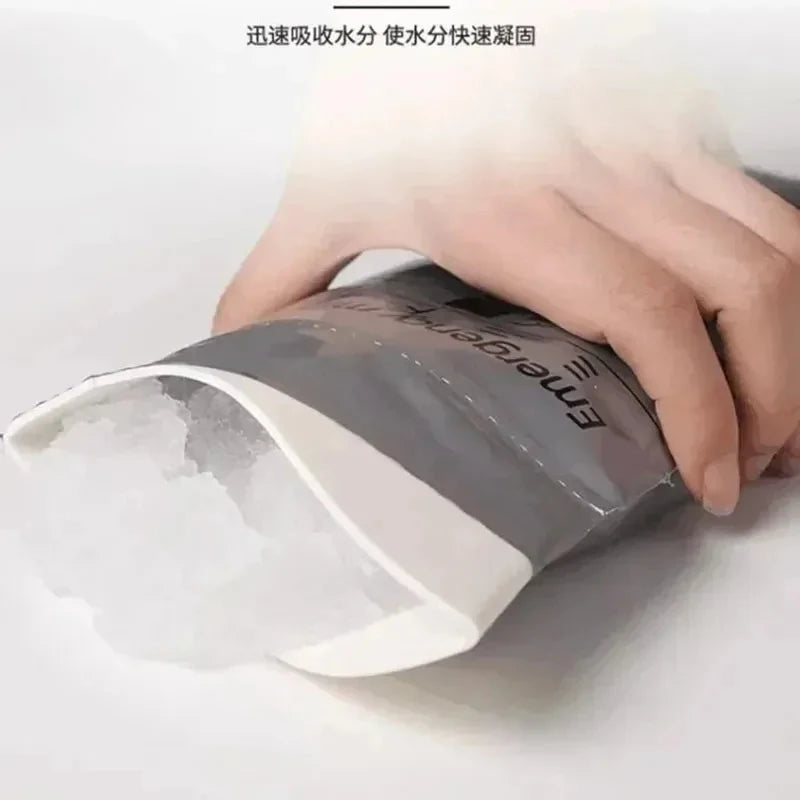 5-40pcs Outdoor Emergency Urinate Bags 700ml Easy Take Piss Bags Travel Mini Mobile Toilet For Baby Women Men Vomit Bag Oasis Select