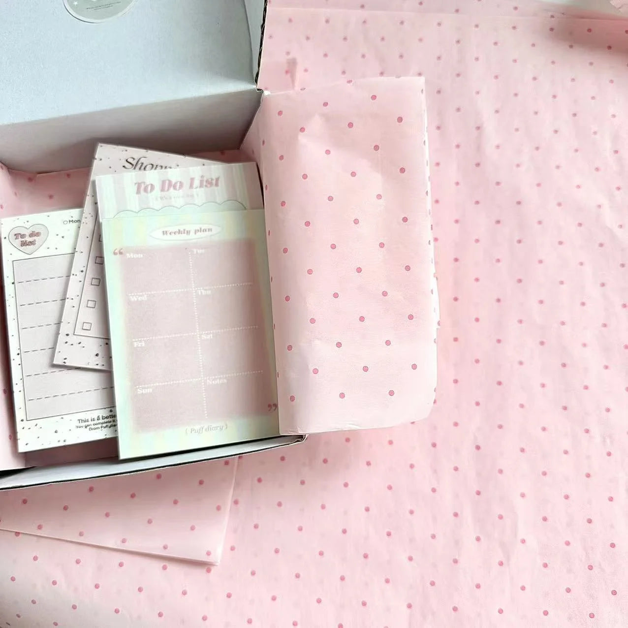 Ins Pink Wavy Dots Snow Pear Paper Gift Wrapping Paper Small Fresh Bouquet Wrapping Paper Gift Paper Diy Handmade Materials Oasis Select