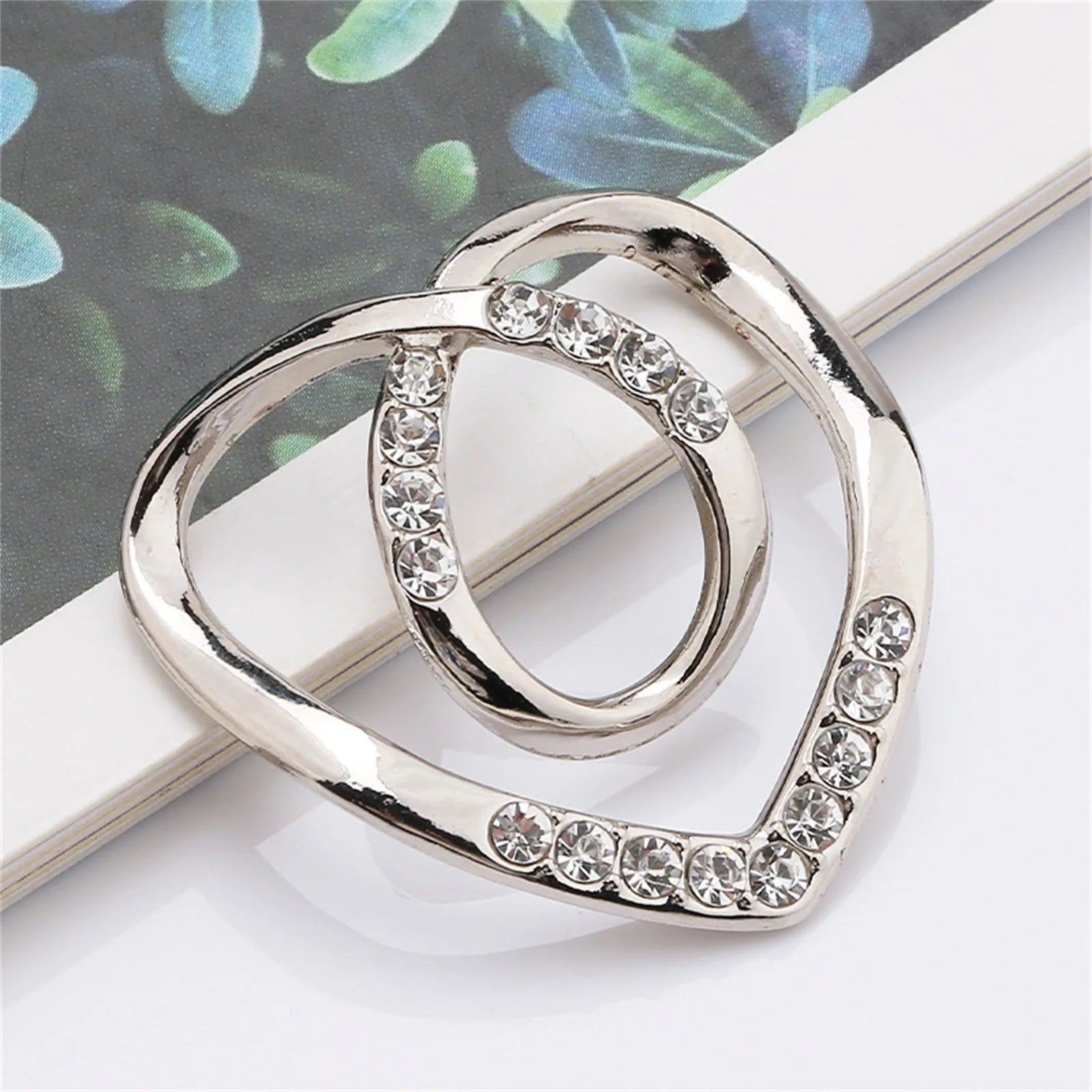 New Fashion Corner Hem Waist Knotted Brooches Crystal Pearl Metal Hijab Scarf Ring Button Shirt T-shirt Fixed Buckle Accessories Oasis Select B One Size