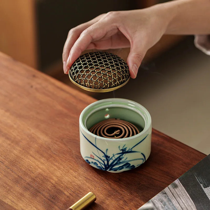 1pcs Retro Chinese Incense Burner Blue White Porcelain with Hand-painted Landscape Indoor Desktop Aroma Ornament for Home Use Oasis Select