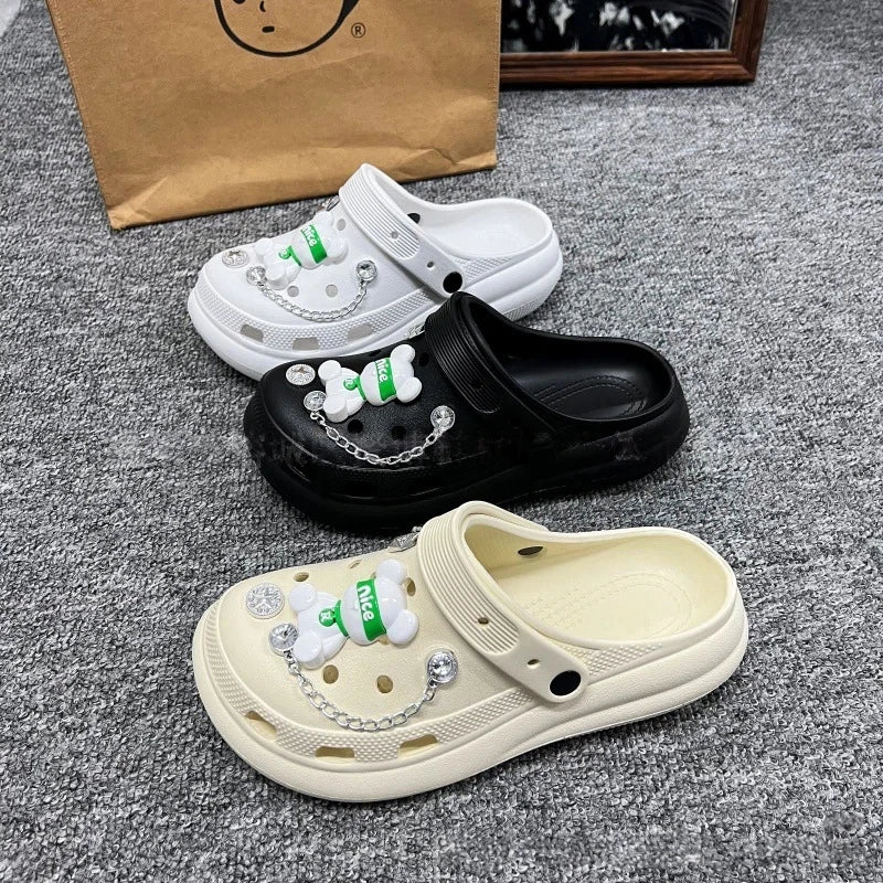 Fashionable shoe accessory set, with a shoe chain clasp, removable, suitable for sandals and flip-flops. Oasis Select
