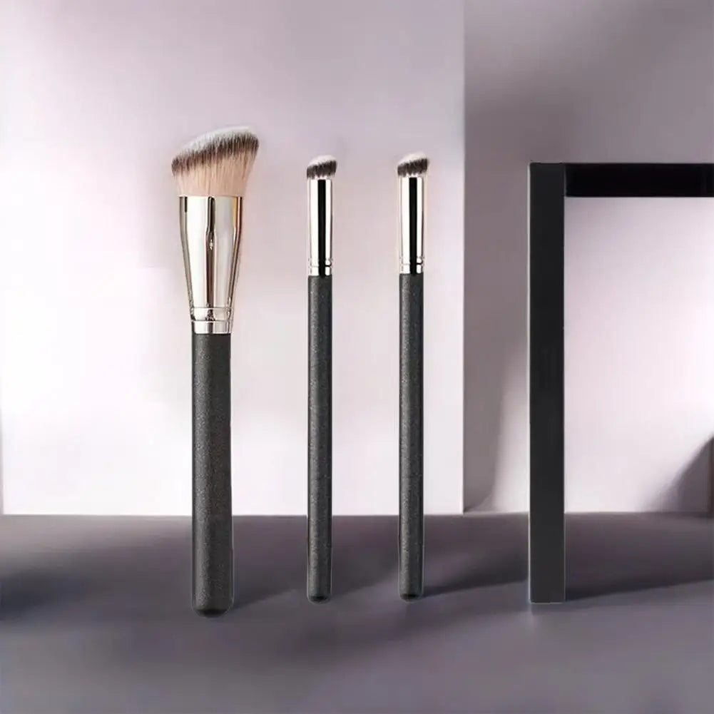 Mini Angled Concealer Brush – Under Eye, Nose Contour & Blend Makeup Brush Oasis Select