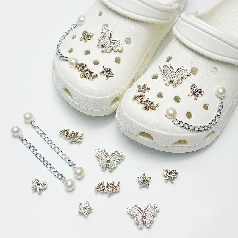 Fashionable shoe accessory set, with a shoe chain clasp, removable, suitable for sandals and flip-flops. Oasis Select