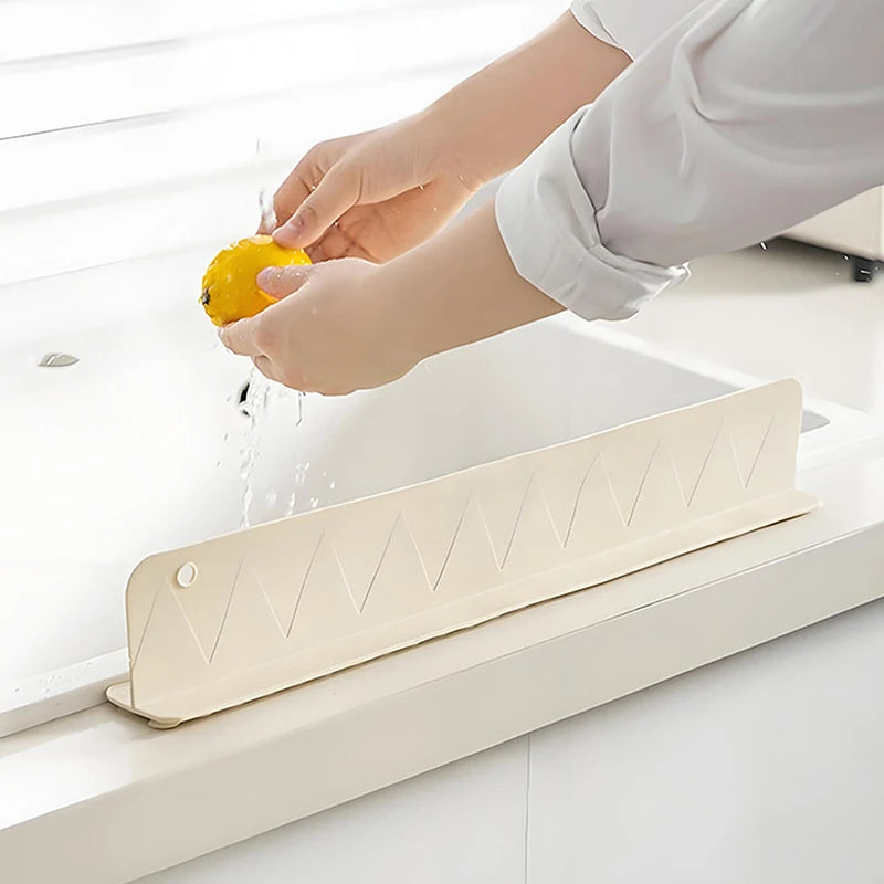 Silicone Sink Splash Guard, Kitchen Island, Bathroom Suction Cup Baffle, Protector for Sink, 1 Pc Oasis Select