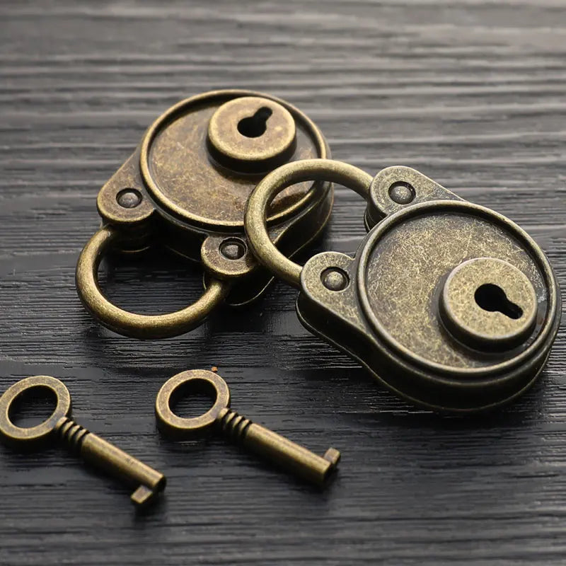 Vintage Padlock Chinese Old Style Lock Notebook Luggage Belt Antique Bronze Plated Padlock With Key Suitcase Locks Hardware Oasis Select