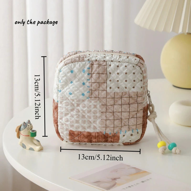 1pcs Cute Quilted Fabric Coin Purse Portable Small Pouch for Sanitary Pads Earphones & Cosmetics Travel Essentials Oasis Select Splicing patch