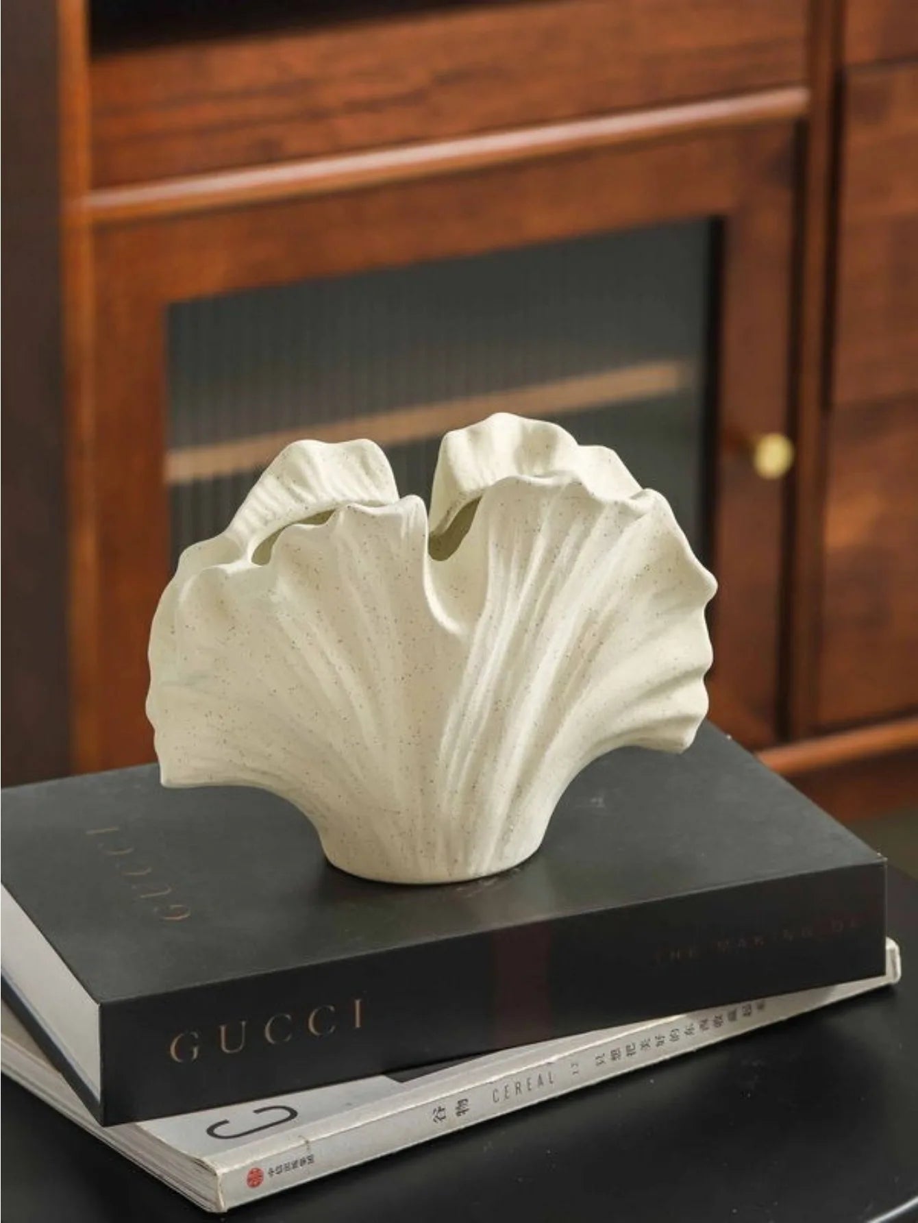 Ceramic Leaf Shaped Flower Vase Nordic Retro Homestay Living Room Vase Desktop Ornament Dry and Wet Flower Bottle Home Decor Oasis Select