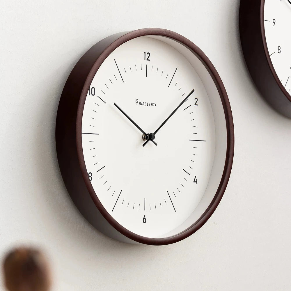 2026 New Solid Wood Wall Clock Modern Simple Silent Quartz Clock Home Living Room Decor Hanging Clock Oasis Select
