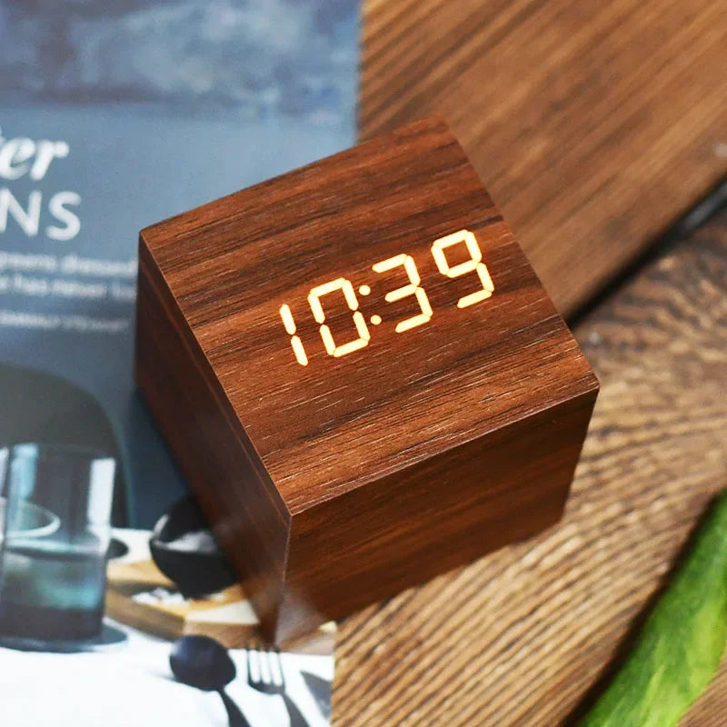 Wood-grain Electronic Desktop Clock Alarm Clock Living Room Retro Digital Log Smart Desk Clock Oasis Select