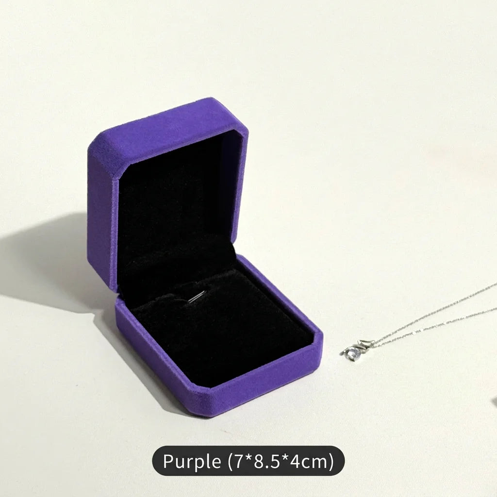 Velvet Necklace Pendant Gift Box – Soft Lined Jewelry Storage Case