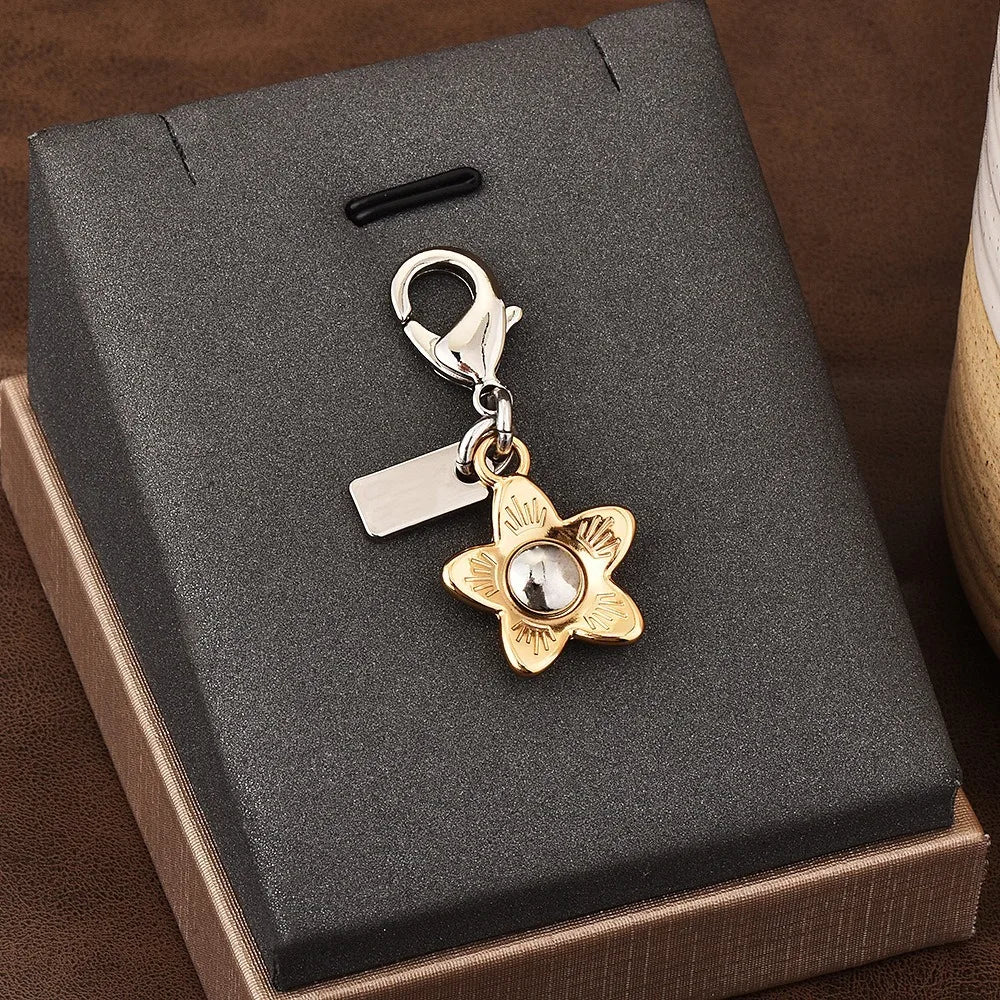 Cute Exquisite Keychains High-end Heart-shaped Bag Pendant Jewelry Decoration Oasis Select 1