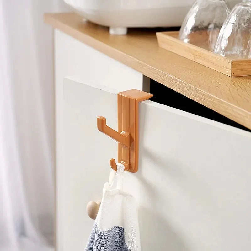 2pcs Bedroom Door Hanger Clothes Hanging Rack Over The Door Plastic Home Storage Organization Hooks Purse Holder for Bags Rails Oasis Select