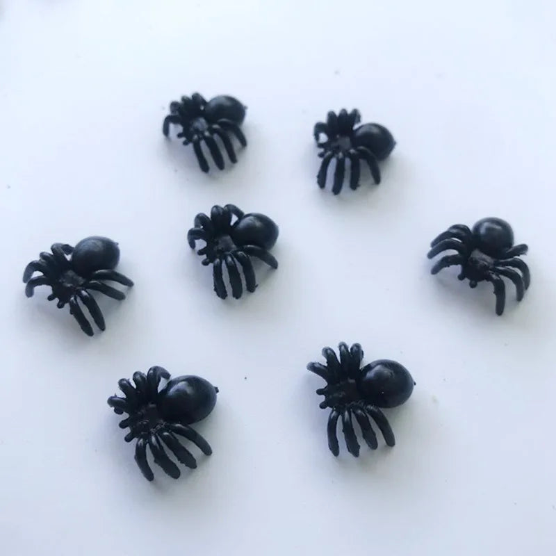 100/50Pcs Halloween Fake Spider Mini Luminous Plastic Spider Halloween Party Home Decoration Kids Tricky Prank Toy Haunted House Oasis Select