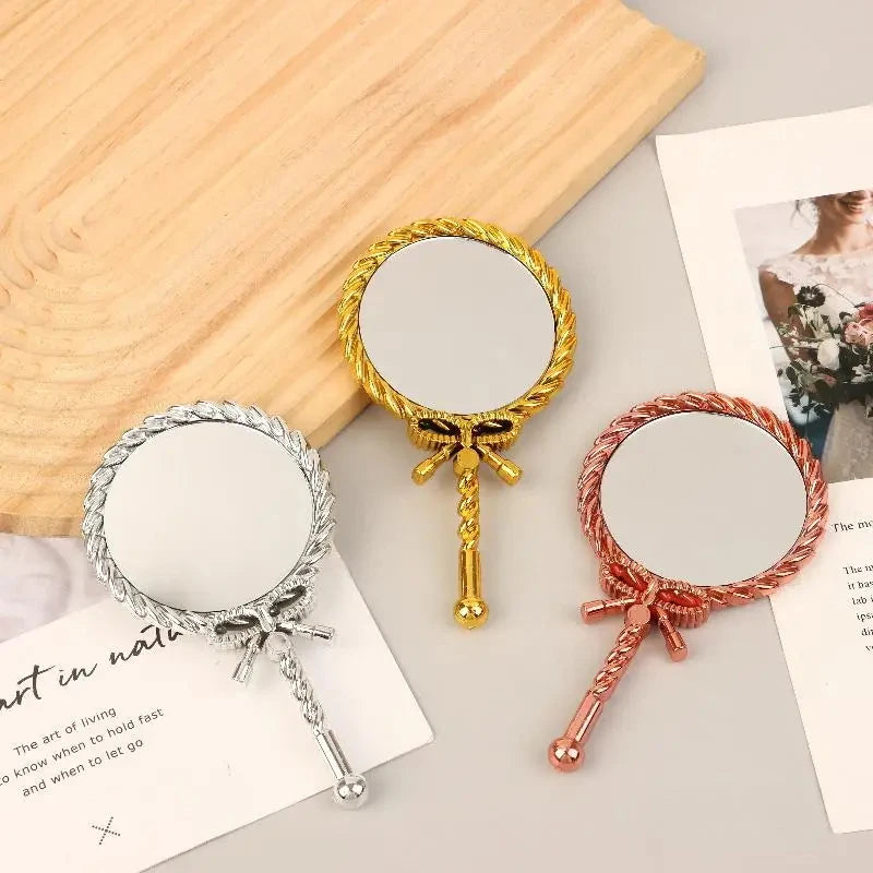 Portable Vintage Handheld Makeup Mirror Hand Hold Round Cosmetic Mirrors European Style Noble Ancient Court Mirror Beauty Tool Oasis Select