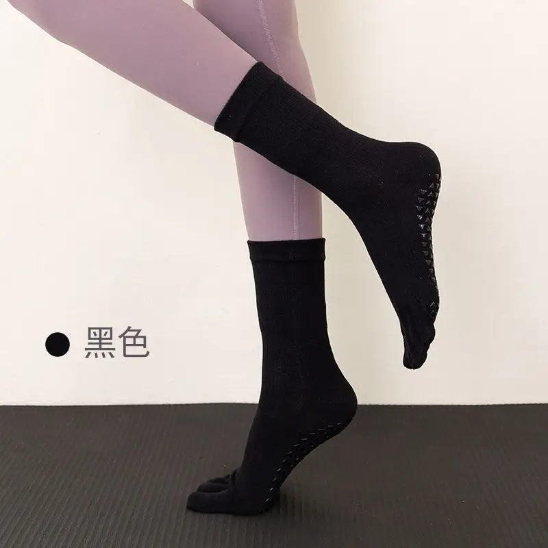 Yoga Socks Professional Non-slip Universal Indoor Sports Fitness Dance Socks Pure Cotton Sweat Absorbing Pilates Socks for Women Oasis Select black