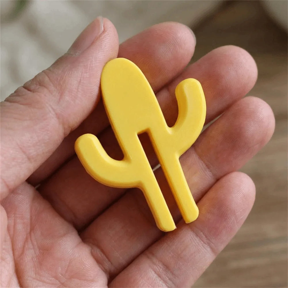 5-Pack Cactus Door Clip Hooks | No-Drill Space-Saving Plastic