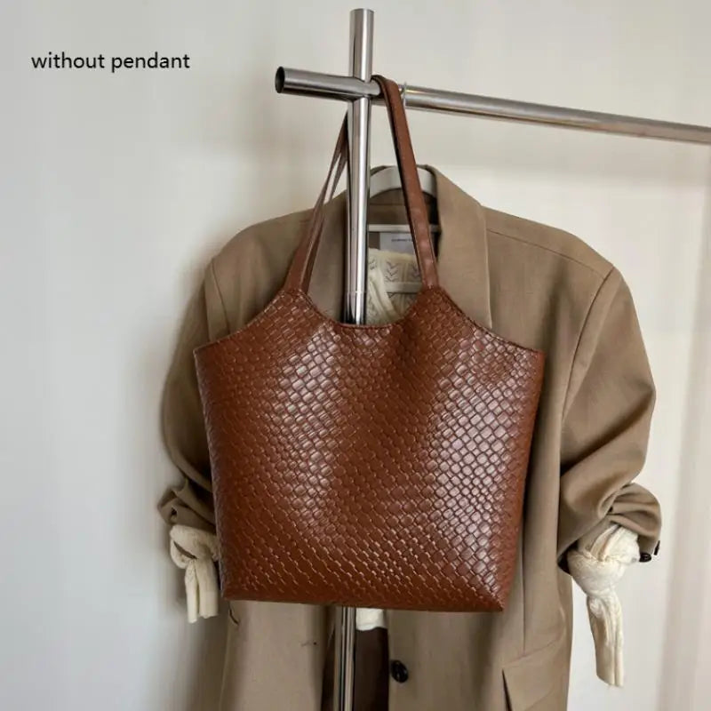 Minimalist Large Tote Bag – Lightweight PU Shoulder Bag
