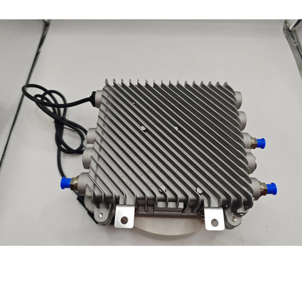 Bidirectional Amplifier 38db cable TV RF signal amplifier indoor type 45-860MHz 1 in 2 out, adjustable output Catv amplifier Oasis Select